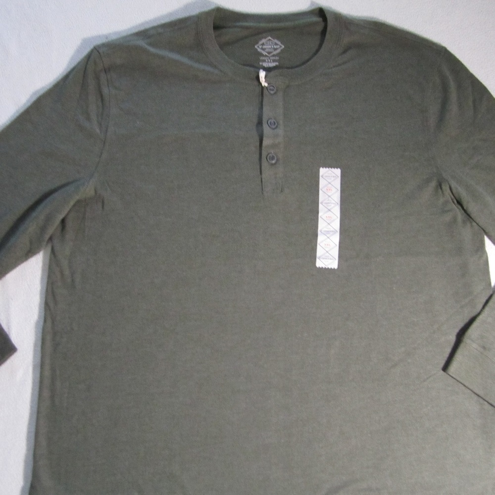 NWT St John's Bay Legacy Men T Shirt